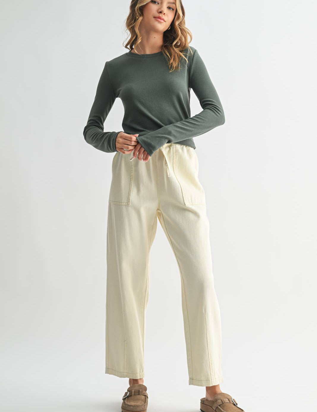 Round Neck Fitted Knit Top